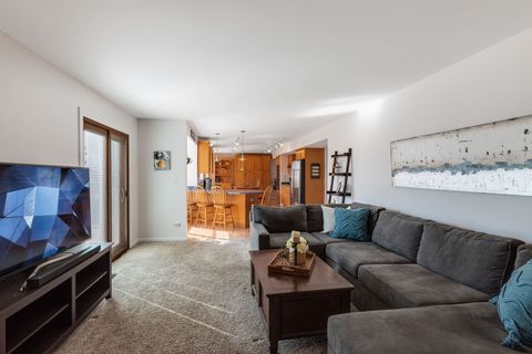 Tiny photo for 509 W Hawthorne Boulevard, Mundelein, IL 60060 (MLS # 12572191)