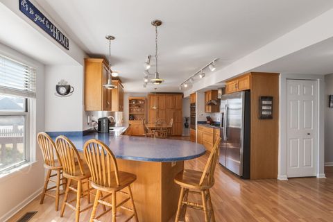 Tiny photo for 509 W Hawthorne Boulevard, Mundelein, IL 60060 (MLS # 12572191)