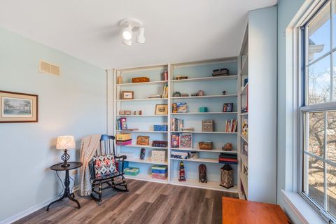 Tiny photo for 509 W Hawthorne Boulevard, Mundelein, IL 60060 (MLS # 12572191)