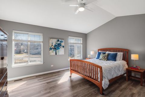 Tiny photo for 509 W Hawthorne Boulevard, Mundelein, IL 60060 (MLS # 12572191)