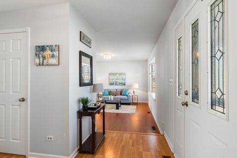 Tiny photo for 509 W Hawthorne Boulevard, Mundelein, IL 60060 (MLS # 12572191)