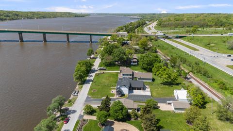 Photo of 1401 Canal Shore Drive, Leclaire, IA 52753 (MLS # 12645954)