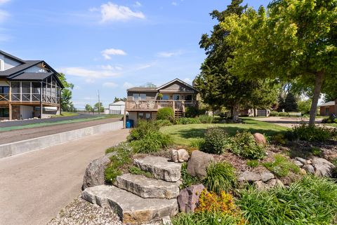 Tiny photo for 1401 Canal Shore Drive, Leclaire, IA 52753 (MLS # 12645954)