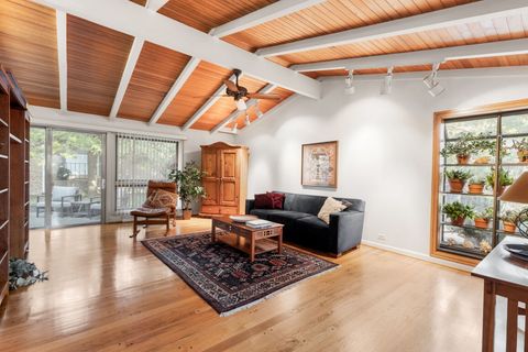 Tiny photo for 2626 Wilmette Avenue, Wilmette, IL 60091 (MLS # 12494701)