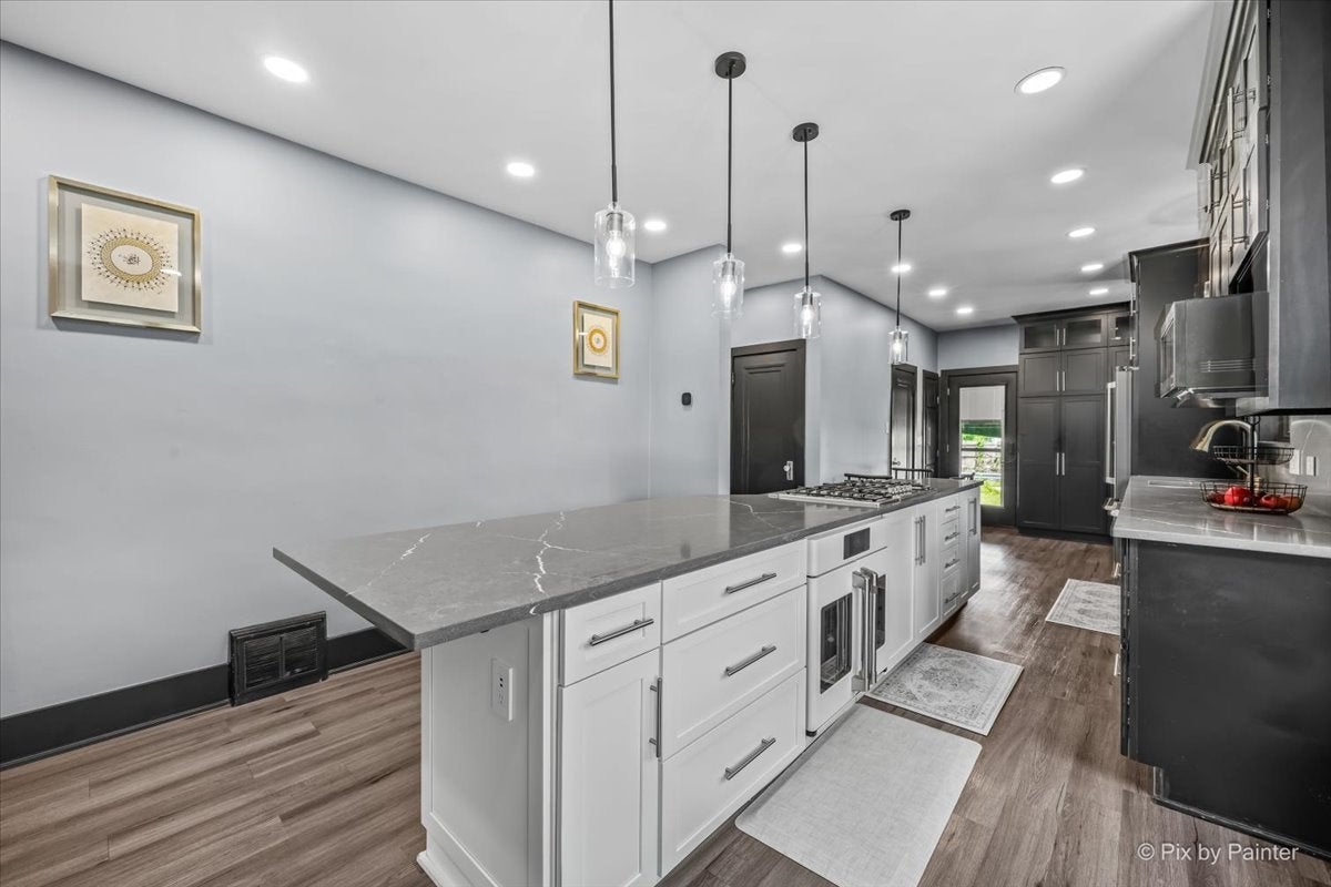 7224 W 112th Street