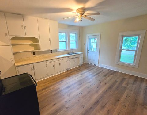 Tiny photo for 1204 N Dawley Street, Salem, IL 62881 (MLS # 12715259)
