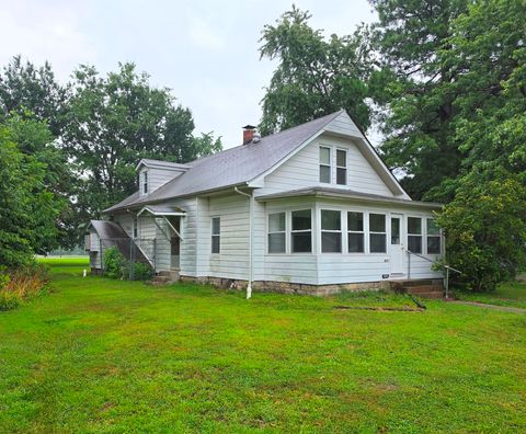Photo of 1204 N Dawley Street, Salem, IL 62881 (MLS # 12715259)