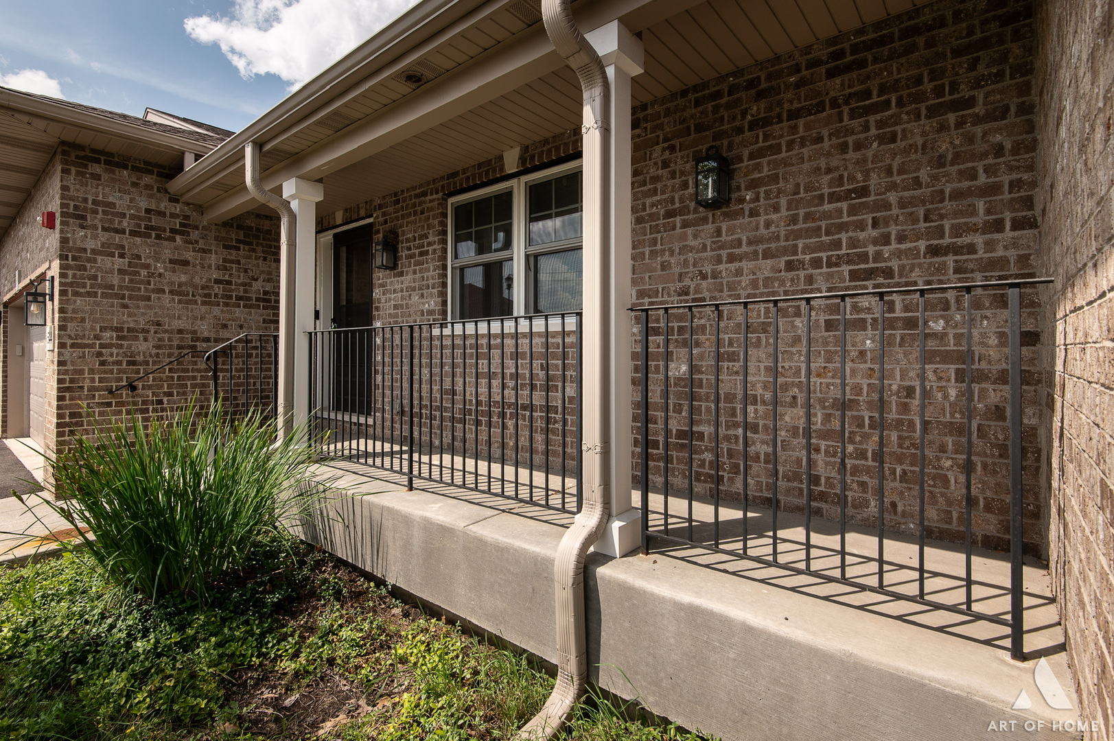 544 N Woodland Court