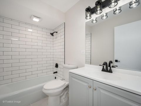 Tiny photo for 101 Bar Harbour Road #2M, Schaumburg, IL 60193 (MLS # 12627967)
