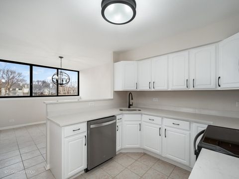 Tiny photo for 101 Bar Harbour Road #2M, Schaumburg, IL 60193 (MLS # 12627967)