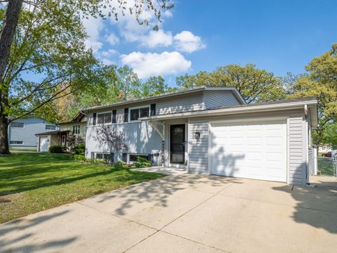 111 Timber Trail Streamwood IL 60107