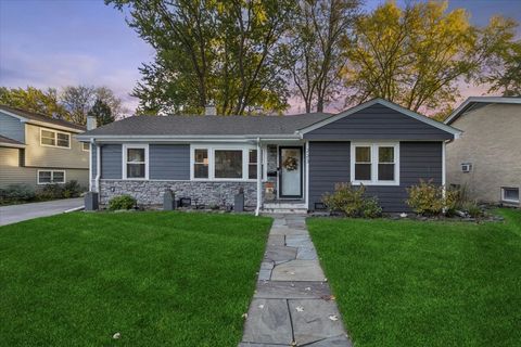 Photo of 223 W Glade Road, Palatine, IL 60067 (MLS # 12515694)