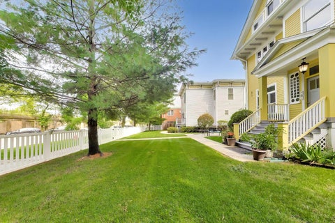 Tiny photo for 617 South Boulevard #H, Oak Park, IL 60302 (MLS # 12763765)