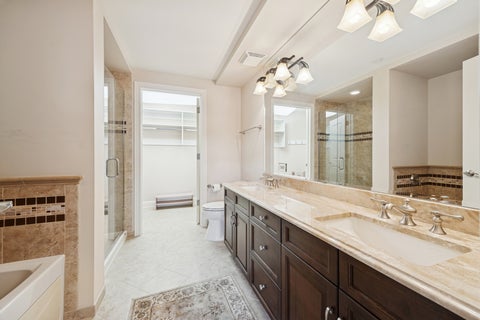 Tiny photo for 10 E Burlington Street #2B, Riverside, IL 60546 (MLS # 12697676)