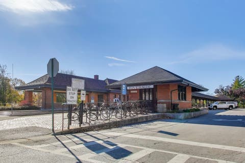 Tiny photo for 10 E Burlington Street #2B, Riverside, IL 60546 (MLS # 12697676)