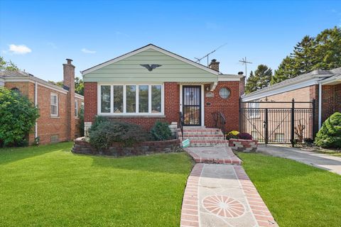 Photo for 3905 W 81st Place, Chicago, IL 60652 (MLS # 12541391)