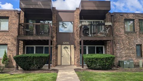 Photo of 1201 PLEASANT RUN Drive #312, Wheeling, IL 60090 (MLS # 12455489)