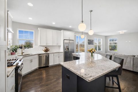 Tiny photo for 142 Roman Lane, Hawthorn Woods, IL 60047 (MLS # 12610688)