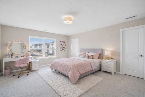 Tiny photo for 142 Roman Lane, Hawthorn Woods, IL 60047 (MLS # 12610688)