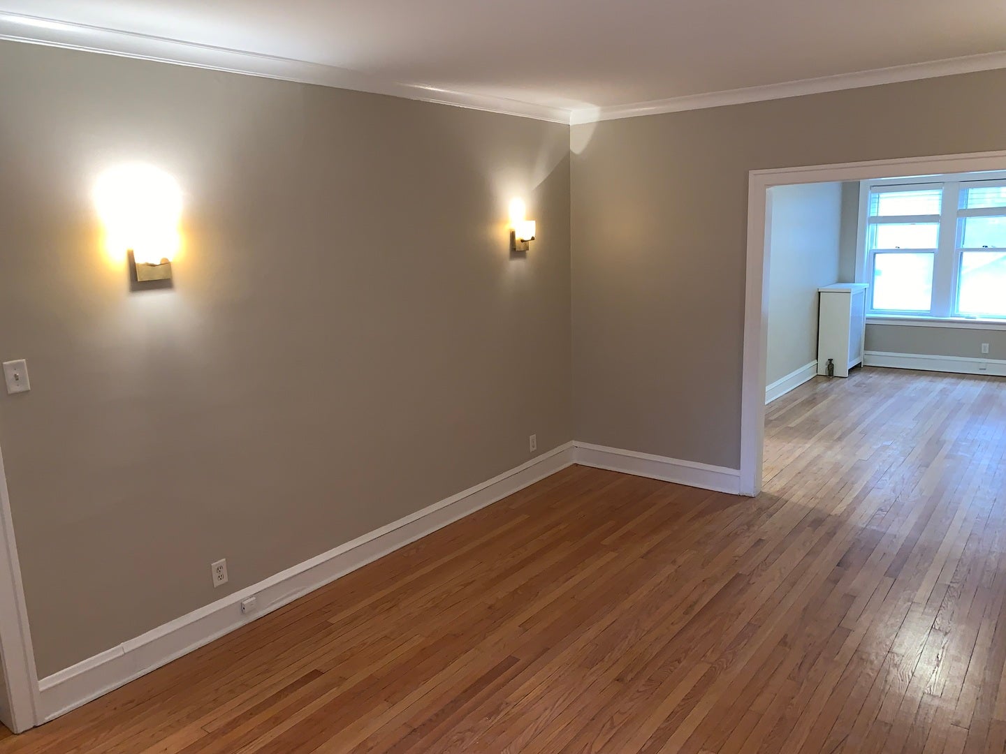 2046 W Farragut Avenue 3
