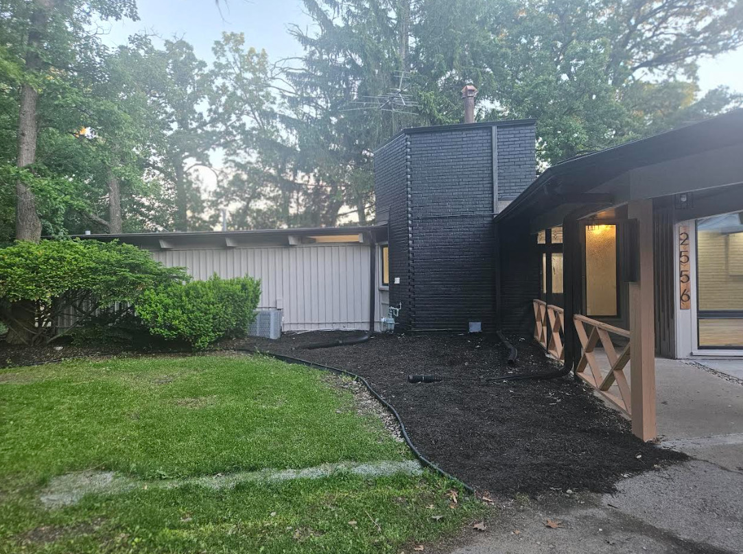 2556 Country Club Drive