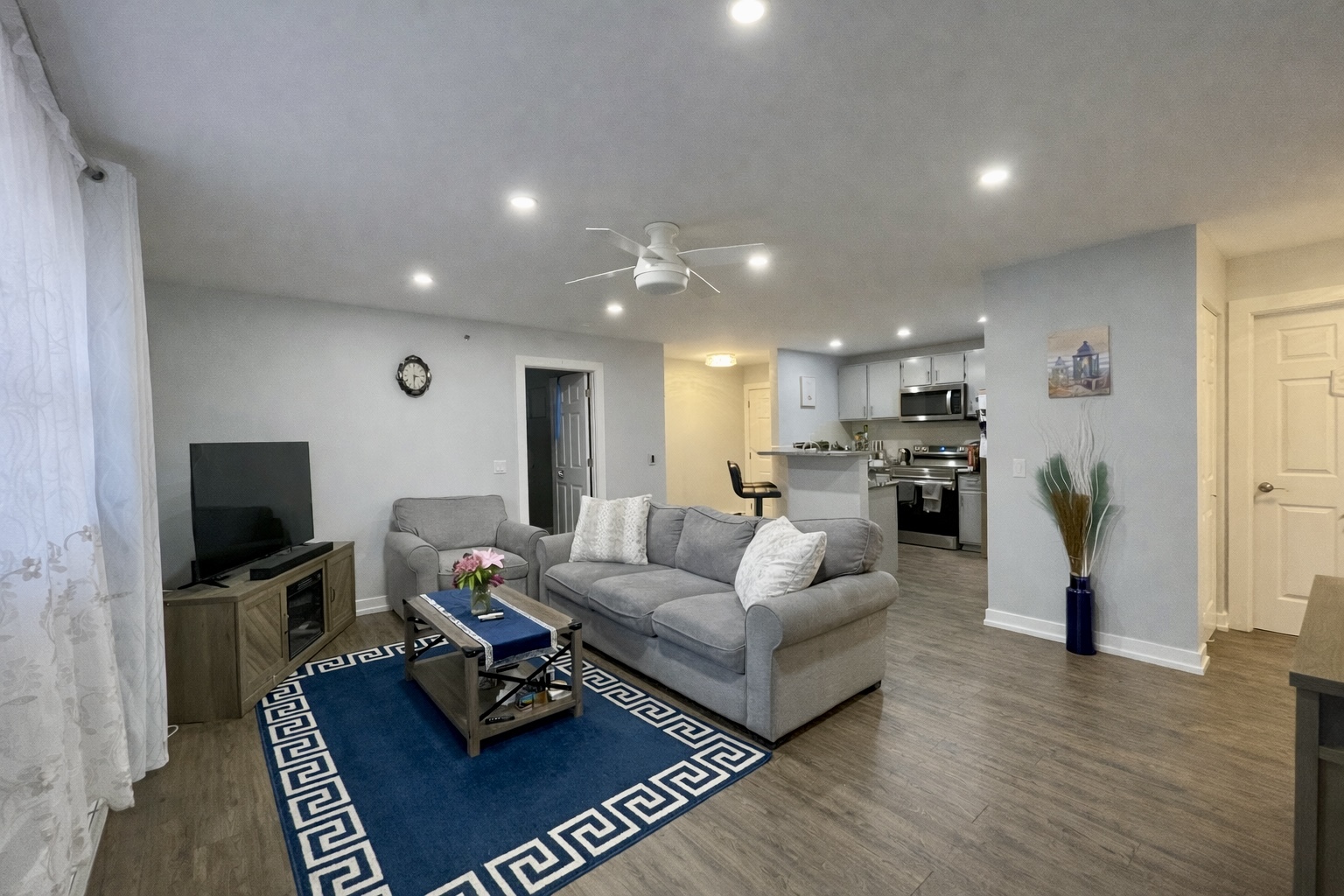 300 Cunat Boulevard 2B