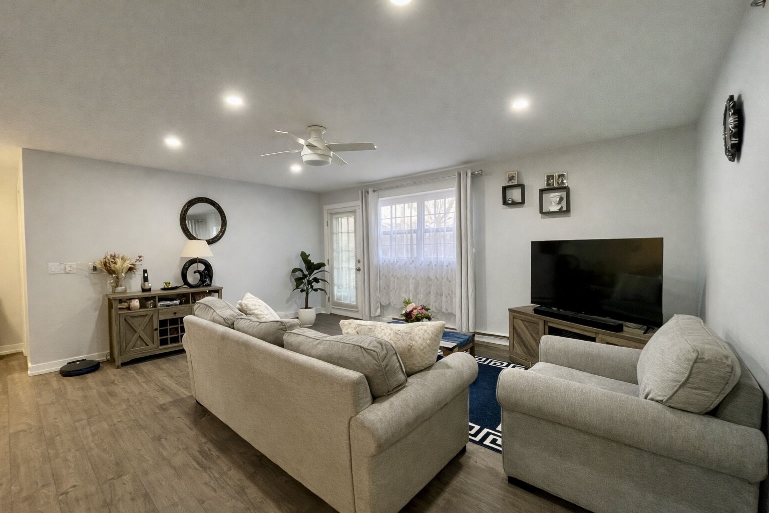 300 Cunat Boulevard 2B