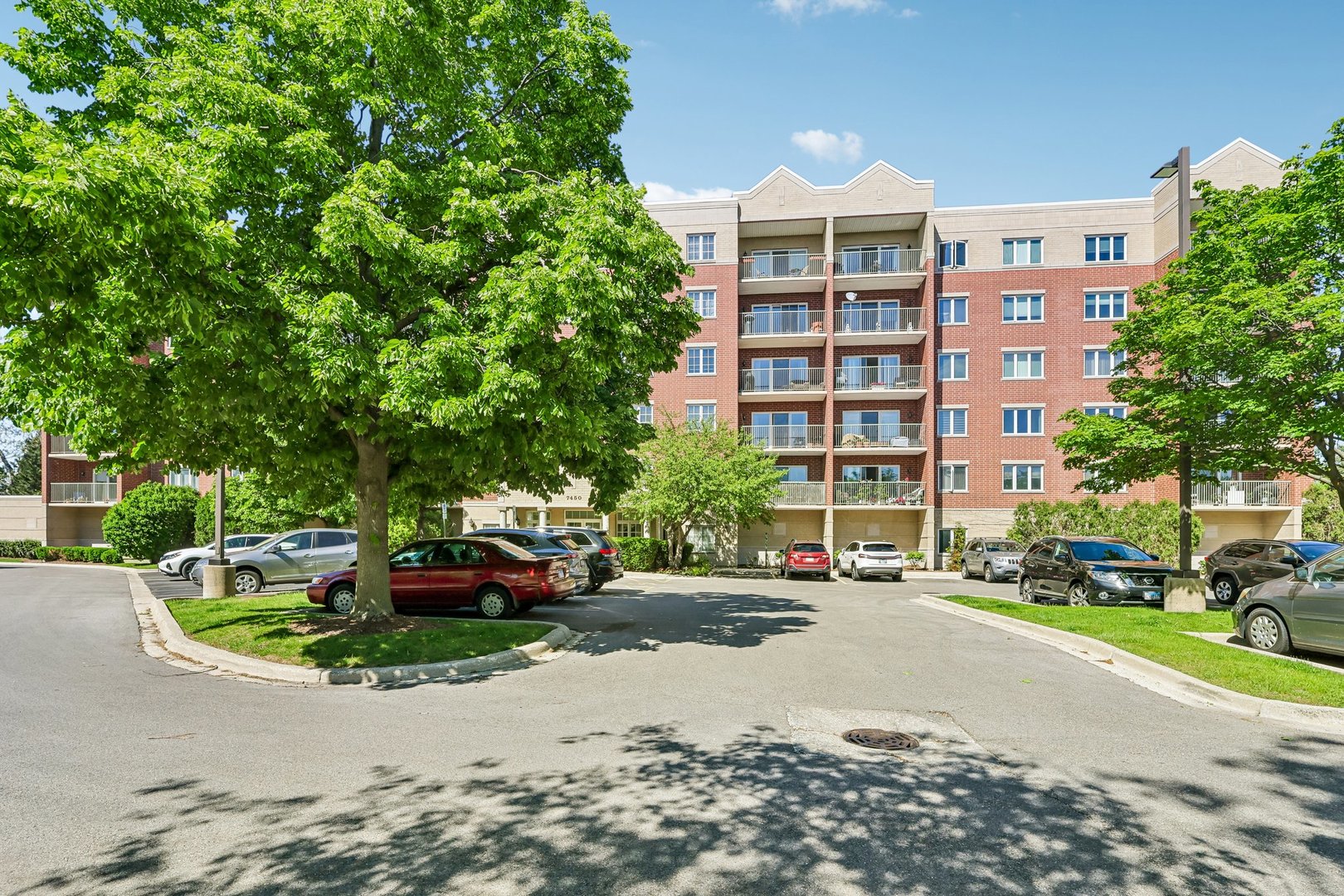 7450 N Lincoln Avenue 204