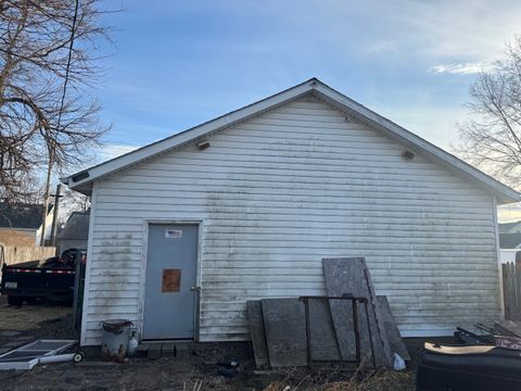 Tiny photo for 323 1st Avenue, Clinton, IA 52372 (MLS # 12567691)