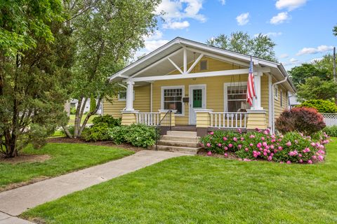 604 Jackson Avenue St. Charles IL 60174