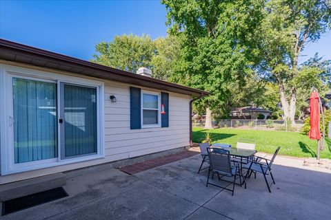 Tiny photo for 16 Holly Drive, Clinton, IL 61727 (MLS # 12480035)