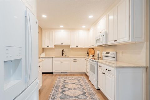 Tiny photo for 16 Holly Drive, Clinton, IL 61727 (MLS # 12480035)