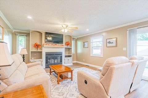 Tiny photo for 16 Holly Drive, Clinton, IL 61727 (MLS # 12480035)