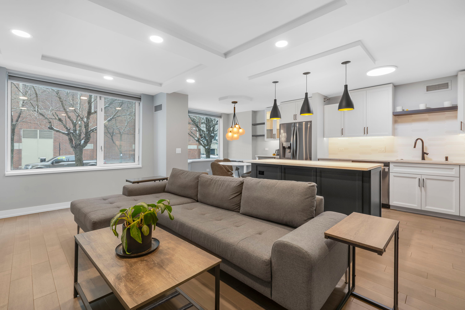 440 N McClurg Court 111