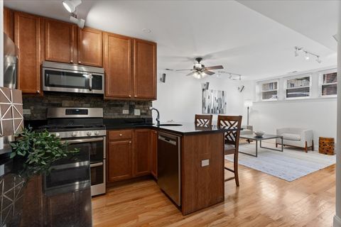 Tiny photo for 1525 W Cullom Avenue #G, Chicago, IL 60613 (MLS # 12613611)