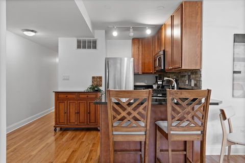 Tiny photo for 1525 W Cullom Avenue #G, Chicago, IL 60613 (MLS # 12613611)