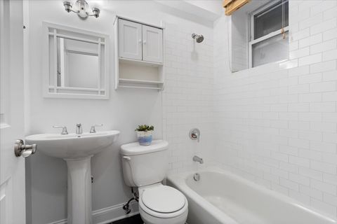 Tiny photo for 1525 W Cullom Avenue #G, Chicago, IL 60613 (MLS # 12613611)