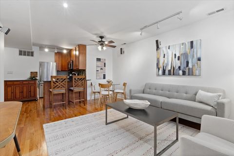 Tiny photo for 1525 W Cullom Avenue #G, Chicago, IL 60613 (MLS # 12613611)