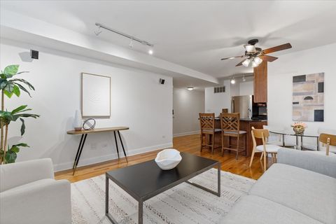 Tiny photo for 1525 W Cullom Avenue #G, Chicago, IL 60613 (MLS # 12613611)