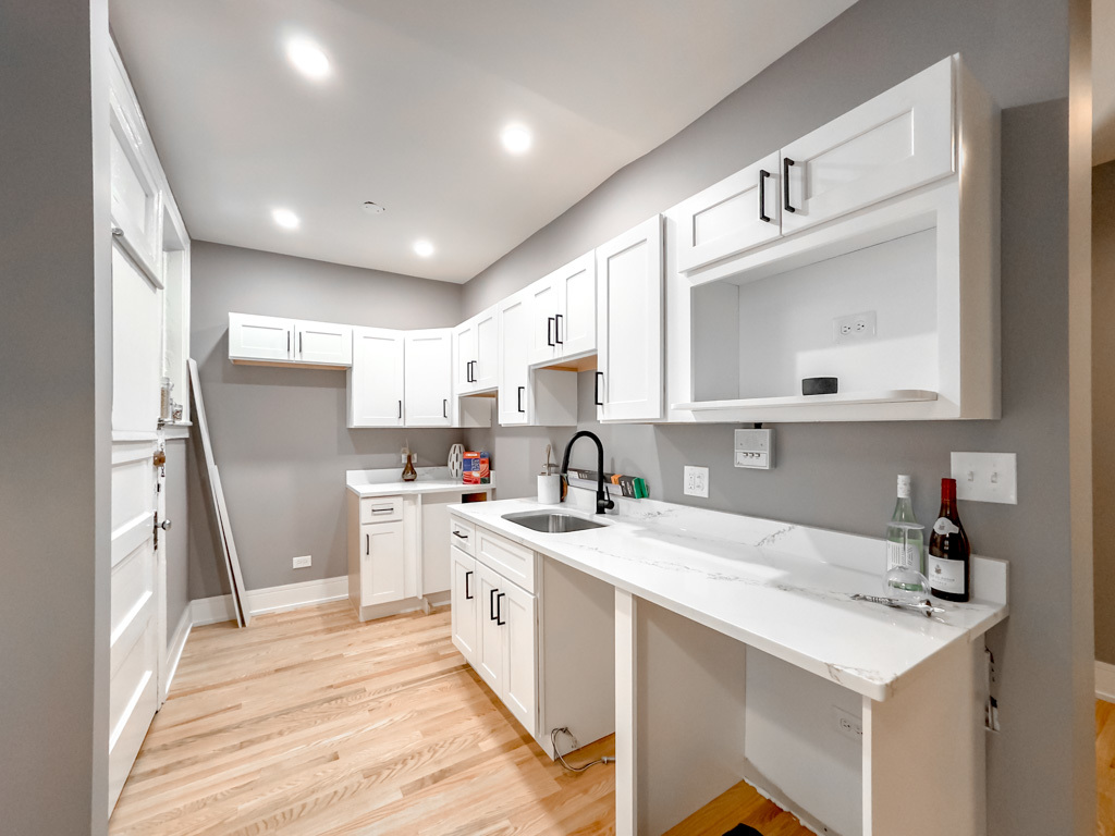 626 W Stratford Place 1E