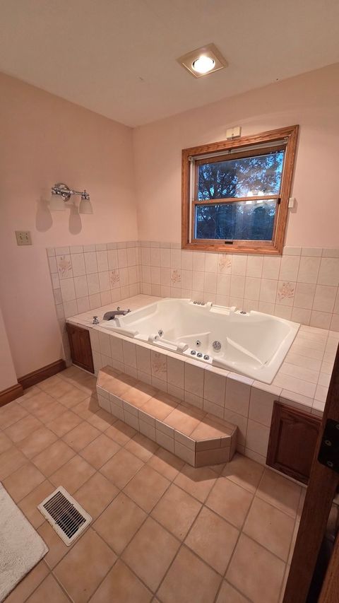 Tiny photo for 2502 E VANDRUNEN Drive, Crete, IL 60417 (MLS # 12504762)