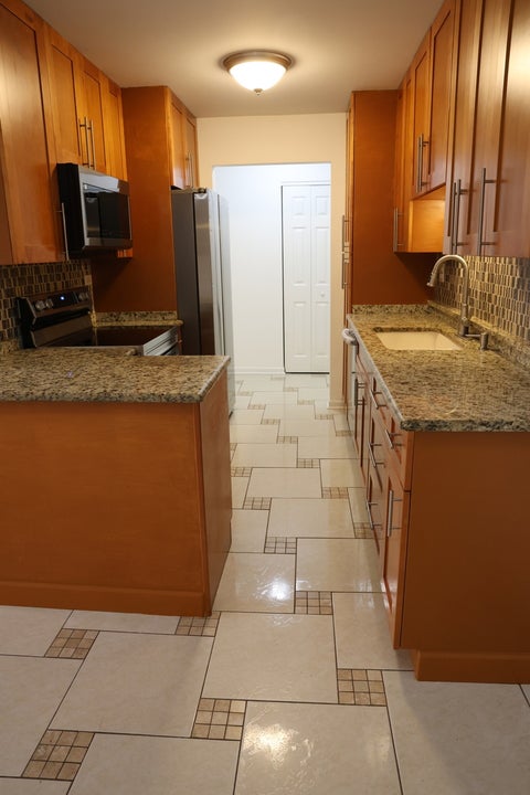 Tiny photo for 860 E Old Willow Road #136, Prospect Heights, IL 60070 (MLS # 12772172)