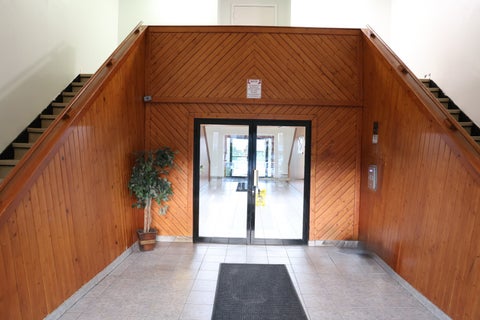 Tiny photo for 860 E Old Willow Road #136, Prospect Heights, IL 60070 (MLS # 12772172)