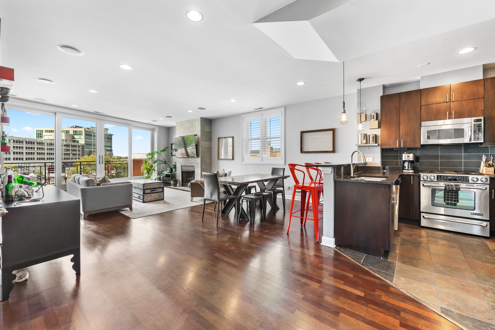 1633 N Clybourn Avenue 4N