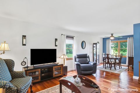 Tiny photo for 1899 W Alder Drive, Hoffman Estates, IL 60192 (MLS # 12671744)