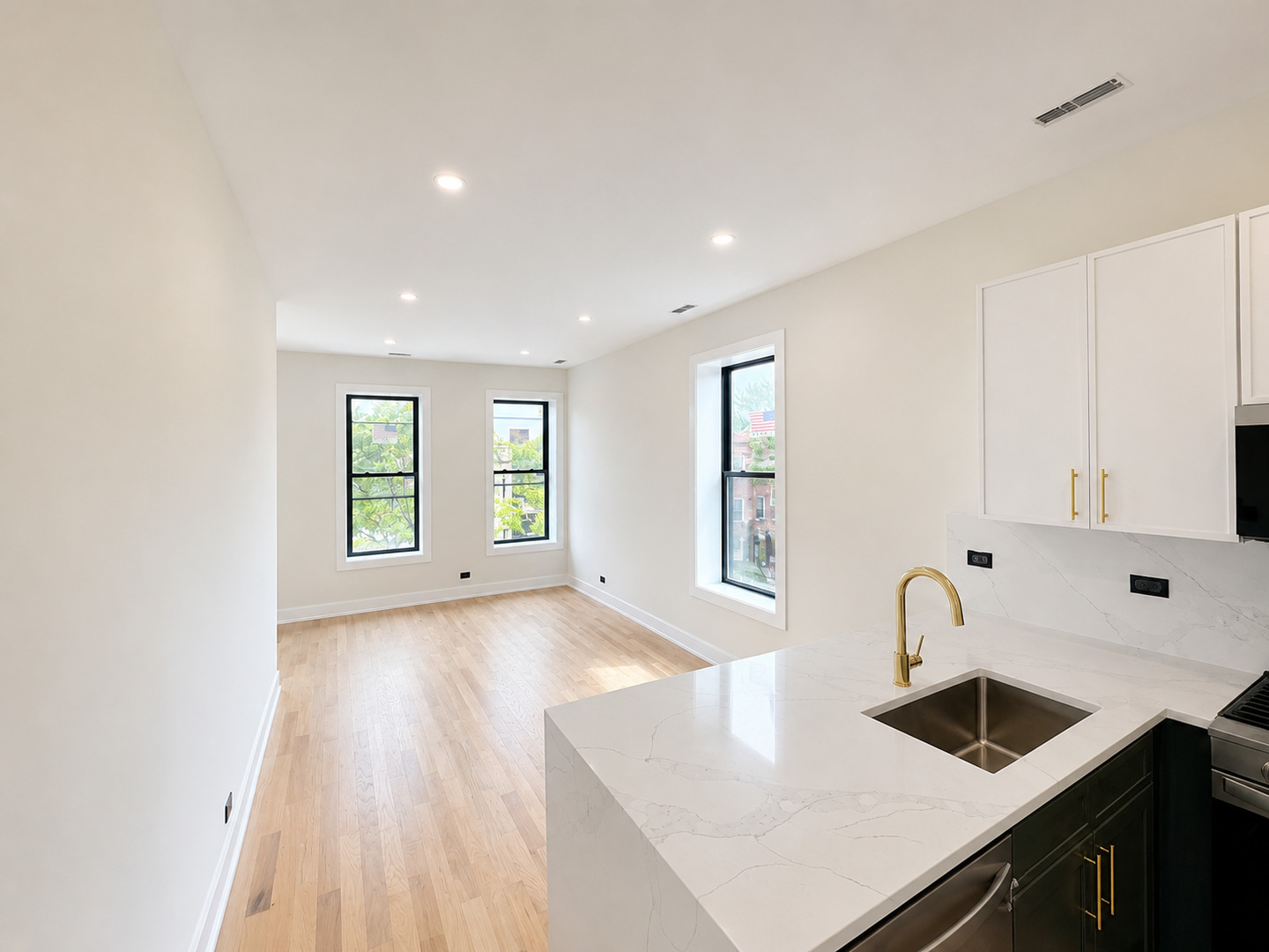 1416 N Maplewood Avenue 4
