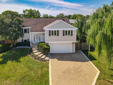 Photo of 112 LILAC Lane, Buffalo Grove, IL 60089 (MLS # 12720578)