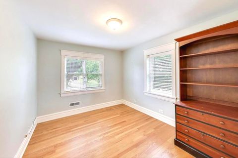 Tiny photo for 315 S Beverly Lane, Arlington Heights, IL 60005 (MLS # 12460699)