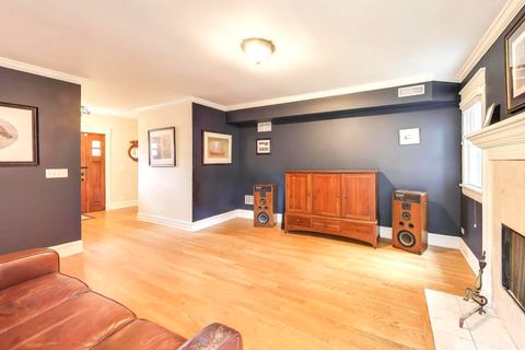 Tiny photo for 315 S Beverly Lane, Arlington Heights, IL 60005 (MLS # 12460699)