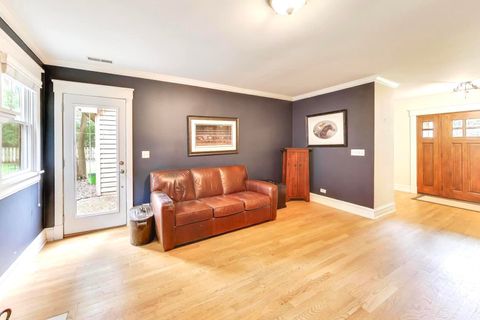 Tiny photo for 315 S Beverly Lane, Arlington Heights, IL 60005 (MLS # 12460699)